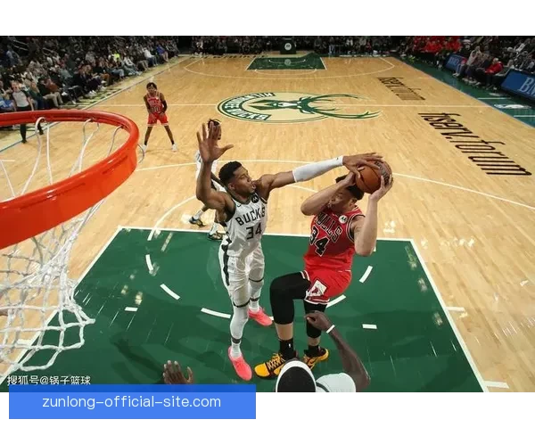 字母哥谈球队管理：边缘球员积极心态助力核心发挥